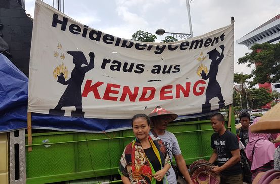 Protest against HeidelbergCement on December 8, 2017