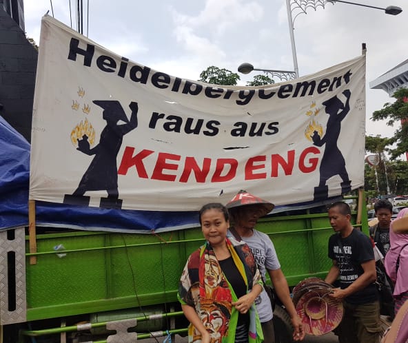 Protest against HeidelbergCement on December 8, 2017
