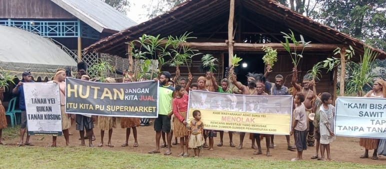 Demonstration by the Indigenous Yei with banners