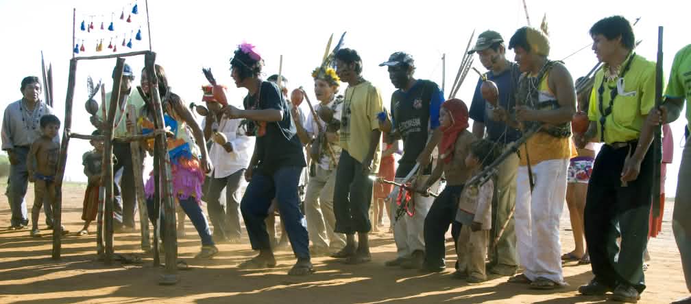 Guaraní performing a traditional dance, Brazil. © Fiona Watson/Survival