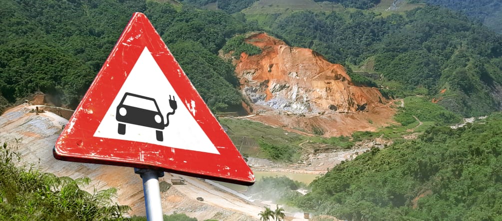 Montage: traffic sign with an electric vehicle in front of an open pit mine in the rainforest of Ecuador