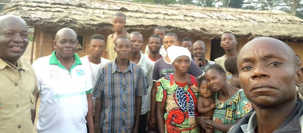 The inhabitants of more than 100 villages are being impacted by the PHC oil palm plantations RIAO-RDC members with villagers from Bongemba / Yahuma