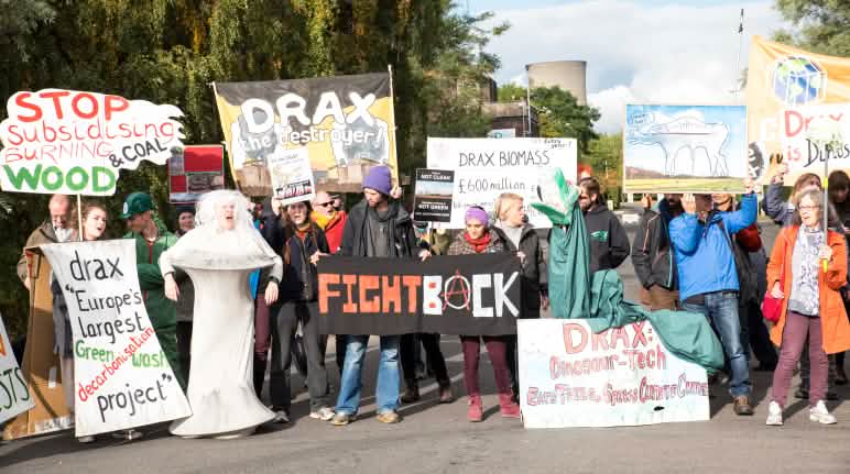 Protest in North Yorkshire against Drax, the world’s largest wood-fired power station Protest against biomass power station