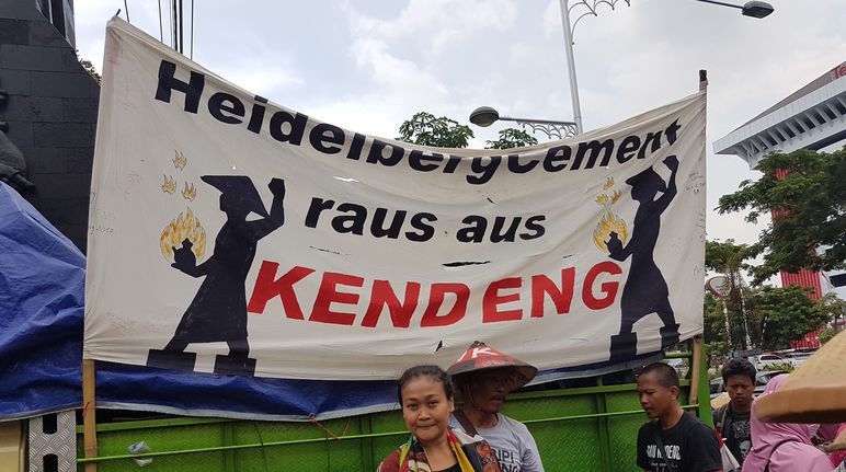 Protest against HeidelbergCement on December 8, 2017