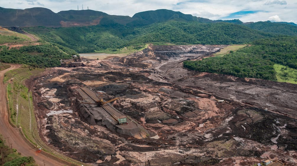 Socio-environmental catastrophe caused by the failure of the tailings dam of the Vale mining company in Brumadinho (Minas Gerais, Brazil)