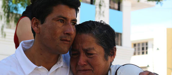 Javier Ramírez hugging his mother
