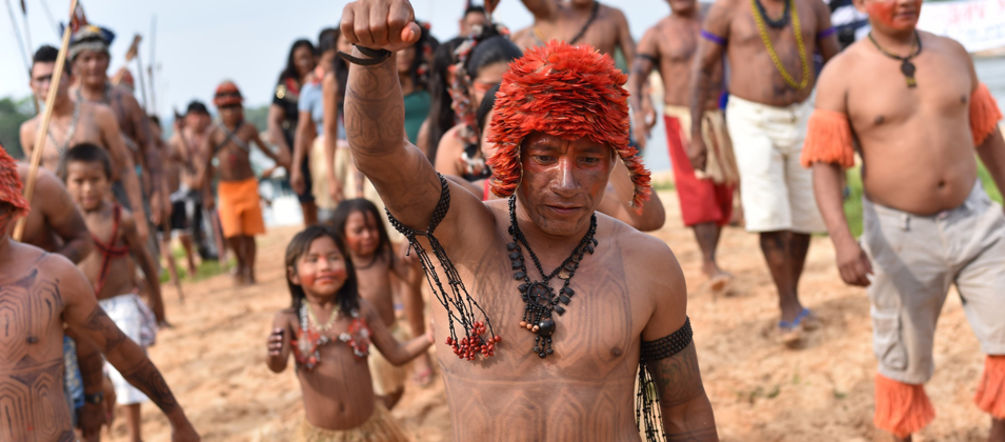 Indigenous Mundurukú people protesting