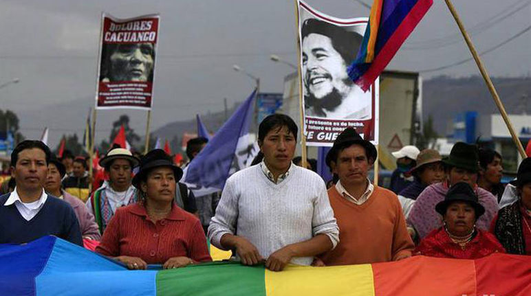 Protestors fighting for free access to water (Credit: La Hora) Demonstrators claiming free access to water