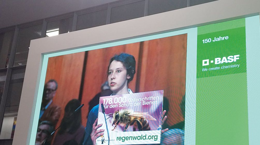 Telling it like it is to BASF’s shareholders Lea Horak delivering our petition at the 2015 BASF shareholders' meeting