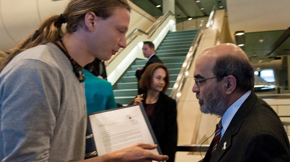 Handover of signatures to FAO director-general José Graziano da Silva